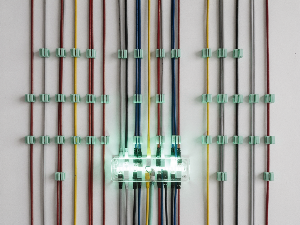 attribution marketing multi-touch,modèles attribution marketing,last click attribution,data-driven attribution GA4,mesure ROI marketing canaux,UTM tracking - illustration 2