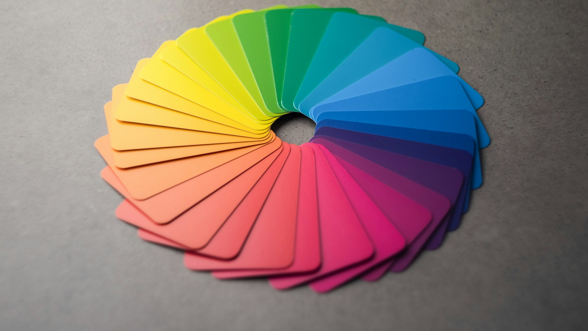texte-blanc-sur-fond-couleur-lisibilite-photo Texte blanc ou noir sur un fond coloré : comment choisir pour rester lisible