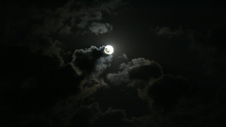phases-de-la-lune-photo Phases de la lune aujourd'hui : calendrier lunaire 2026, 2027 et prochaine pleine lune